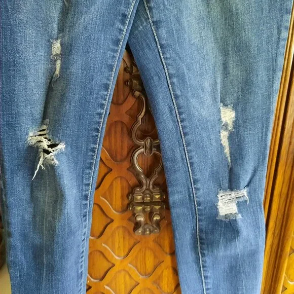 Old Navy Mid-Rise ROCKSTAR Distressed Skinny Jeans - Darkwash, Size 4 - Picture 3 of 15